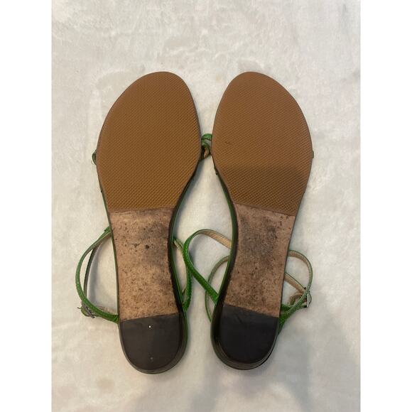 JIMMY CHOO Fiona Strappy Sandals Green Leather 39 9 Flat Minimalist T-Strap $699 - Picture 3 of 5